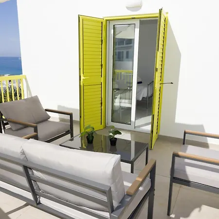 Dom wakacyjny Yellow 16 Sea View Vacation