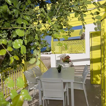 Yellow 16 Sea View Vacation * Πάφος